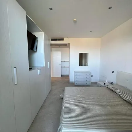 Lejlighed Ascensore Per La *